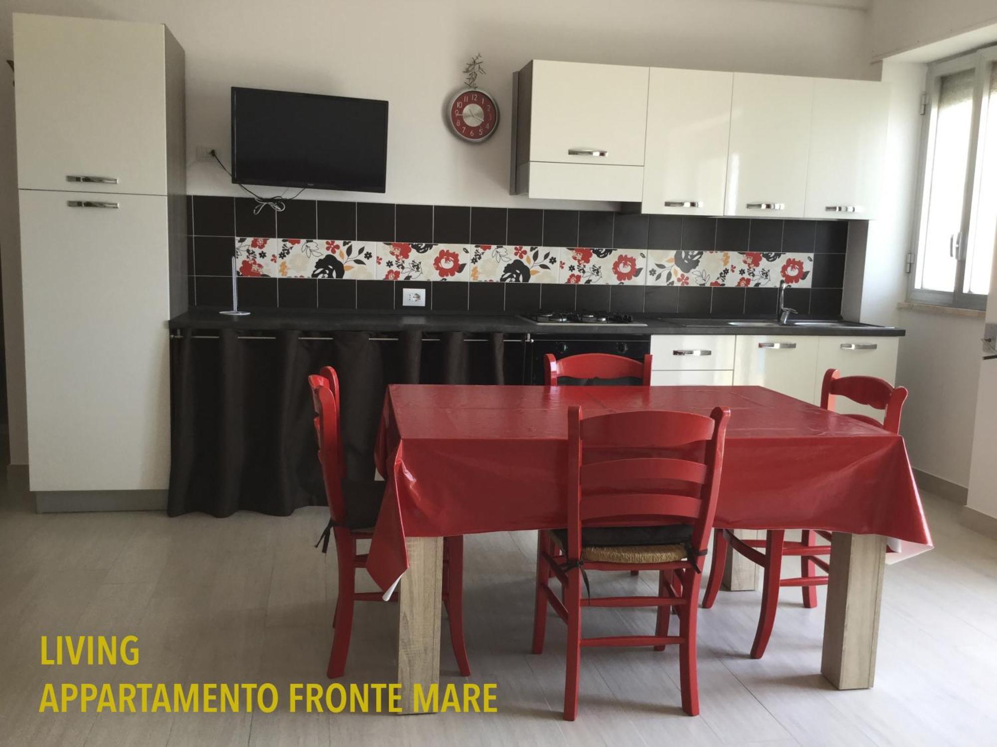 Вілла Bilocali Approdo "Fronte Mare" E "Lato Strada" Порто-Чезарео Екстер'єр фото
